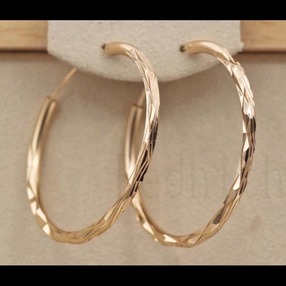 Hoops - Picture 1 of 1